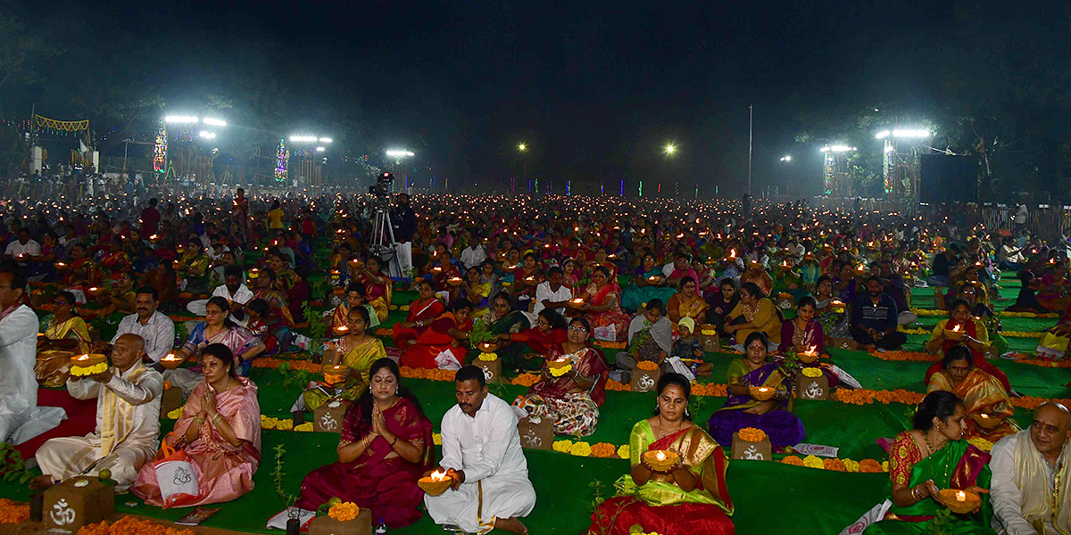Karthika_20Deepotsavam_20In_20Tirupati_20Photos-26.jpg 25