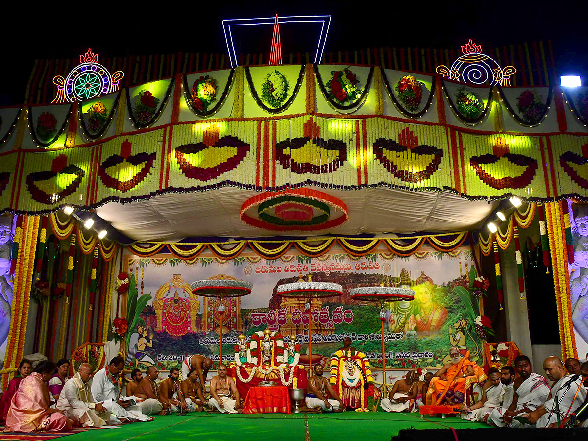 Karthika_20Deepotsavam_20In_20Tirupati_20Photos-30.jpg 28