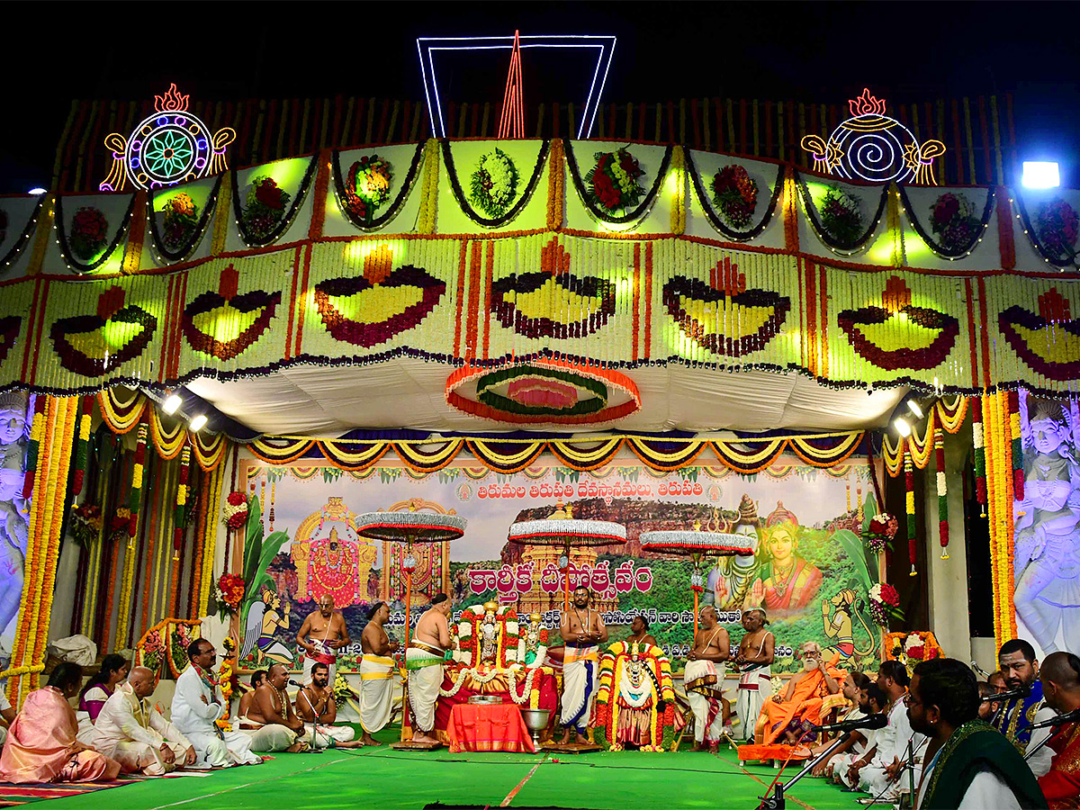 Karthika_20Deepotsavam_20In_20Tirupati_20Photos-37.jpg 33