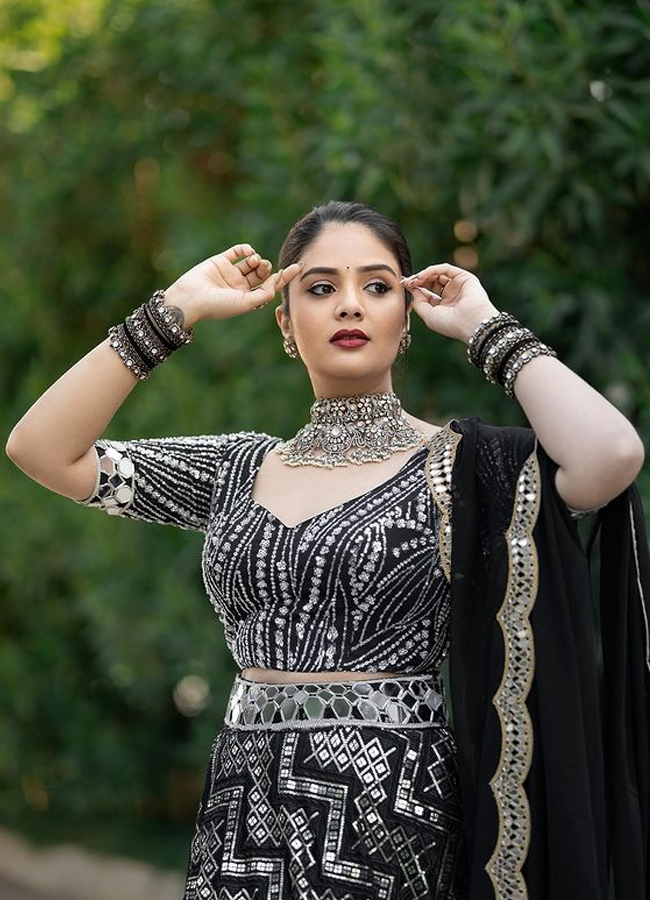 Sreemukhi-black-dress-pics.jpg 7