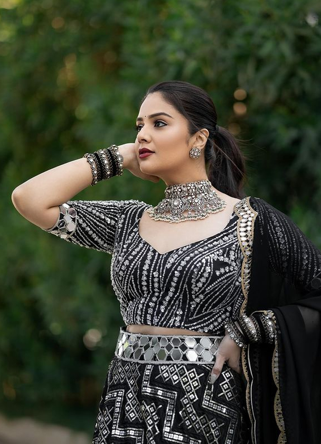 Sreemukhi-pics.jpg 10