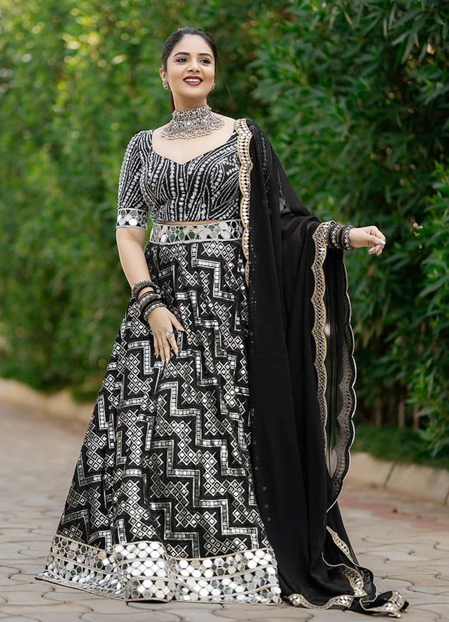 Sreemukhi.jpg 2