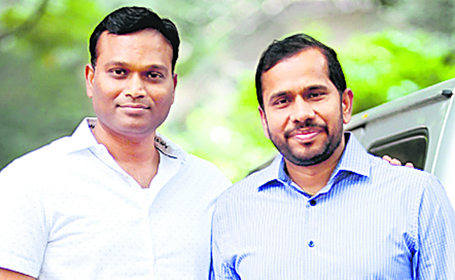 mahendra_2C_20ravi.jpg