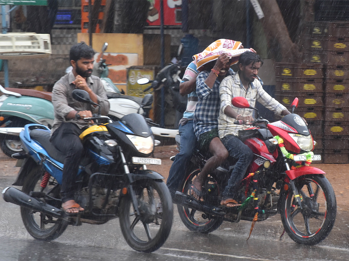 Heavy_20rains_20in_20Nellore_20District_20Photos-13.jpg 13