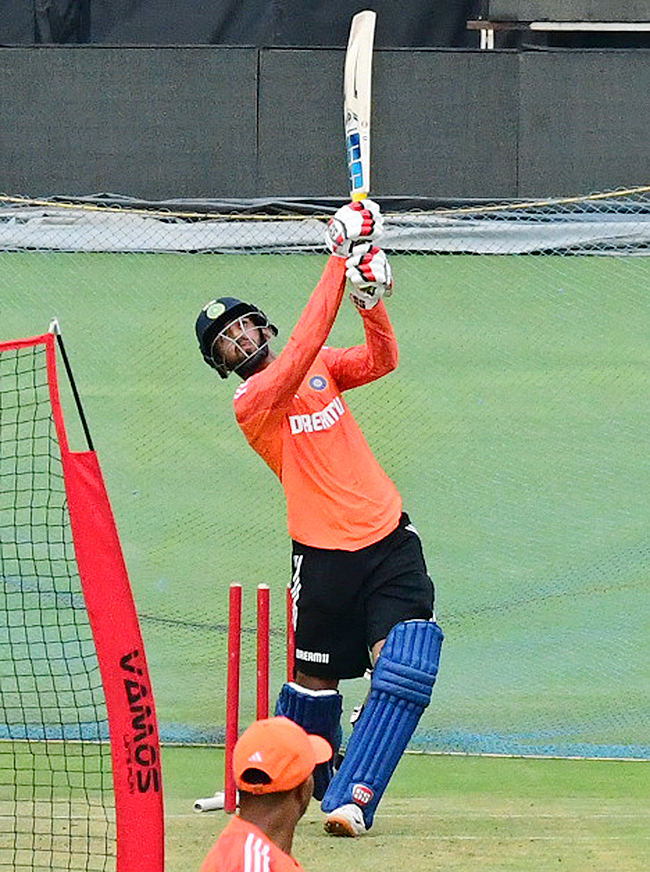 India_20vs_20Australia_20T20_20Match_20in_20Visakhapatnam_20Photos-6.jpg 6