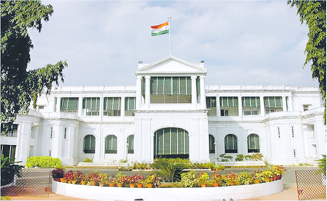 Raj-Bhavan-Building-Tamilna.jpg