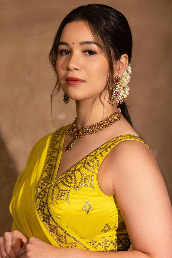 Sara_20Tendulkar_20Looks_20Stunning_20Photos48.jpg 20