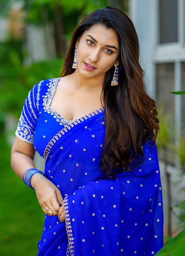 Vishnu-Priya-Pics.jpg 7