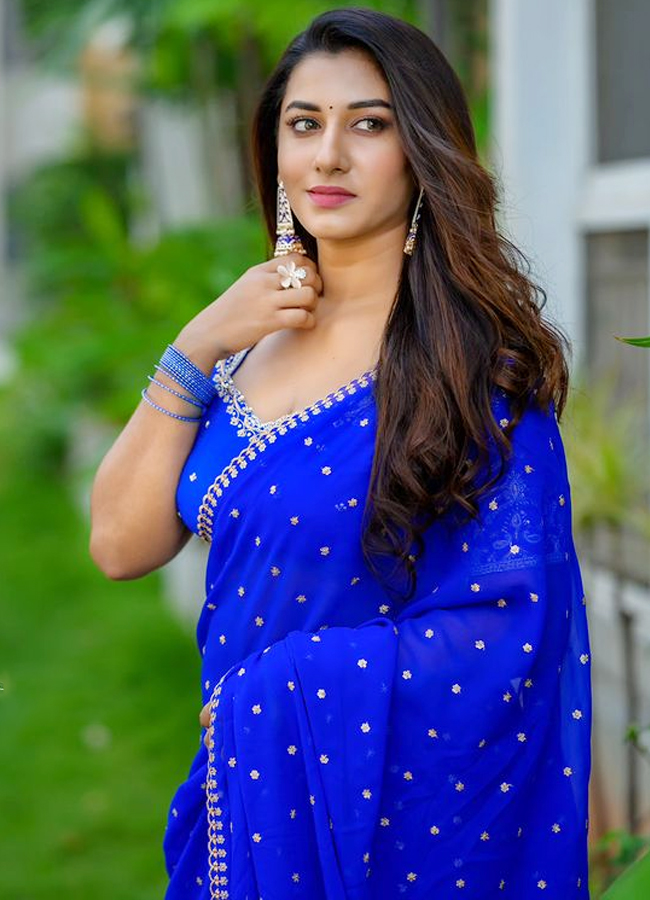 Vishnu-Priya-glamour-photos.jpg 5