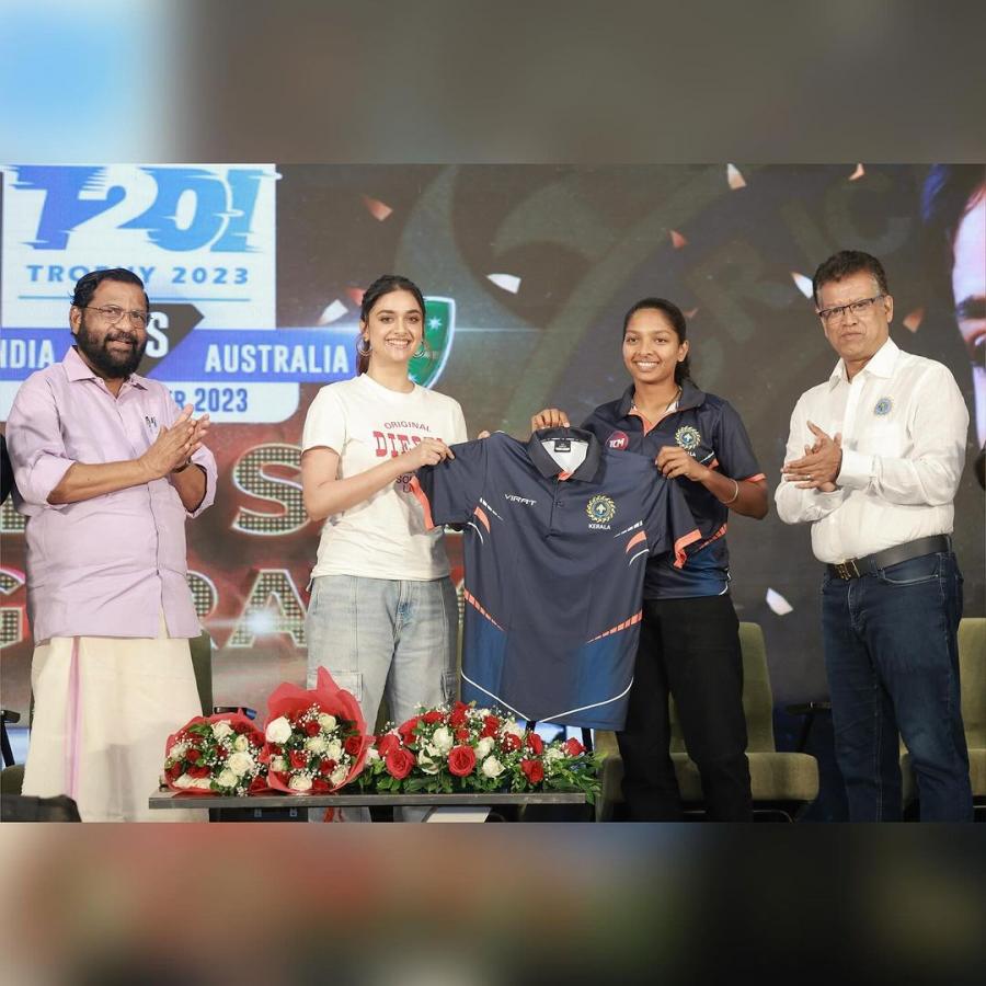keerthy-suresh-Cricket.jpg 3