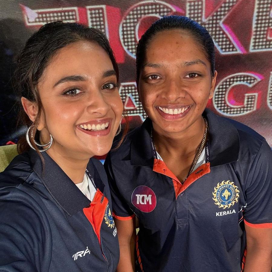 keerthy-suresh-cricket-pics.jpg 8