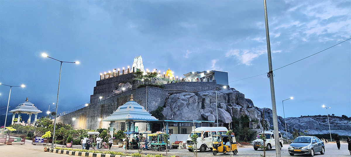 Tirumala_20Tirupati_20Temple_20Today_20Heavy_20Fog_20Photos-6.jpg 6