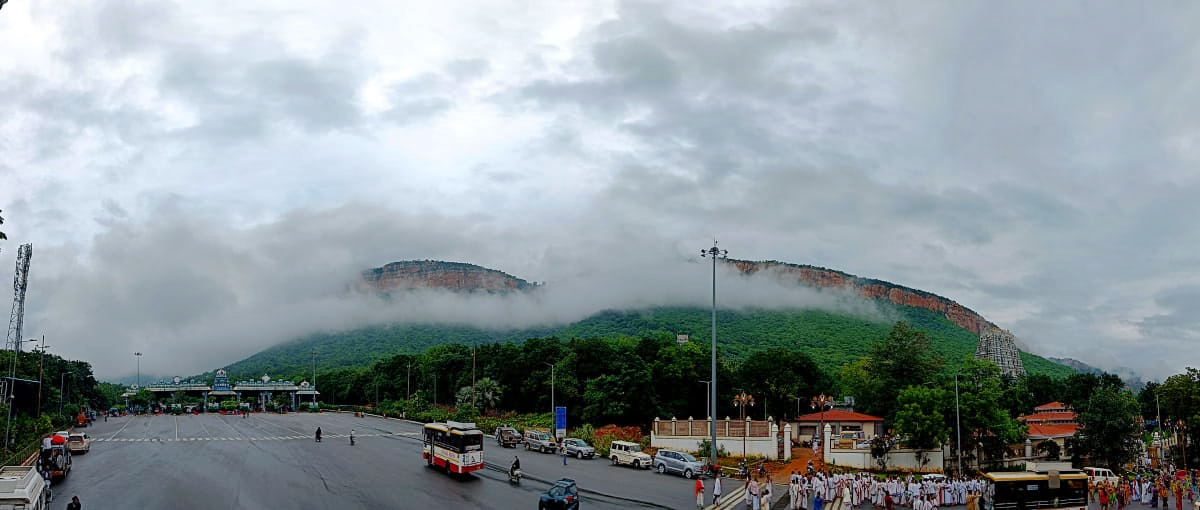 Tirumala_20Tirupati_20Temple_20Today_20Heavy_20Fog_20Photos-9.jpg 9