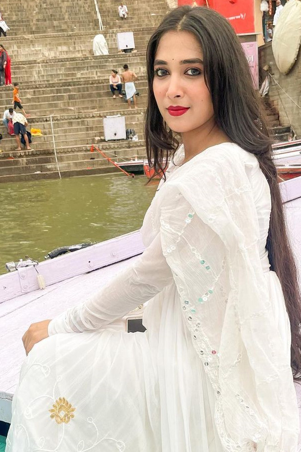 swati3.jpg 11