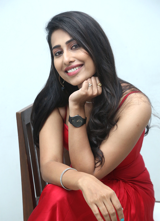 Actress_20Priya_20Hegde_20_E2_80_8BHot_20pics23.jpg 21