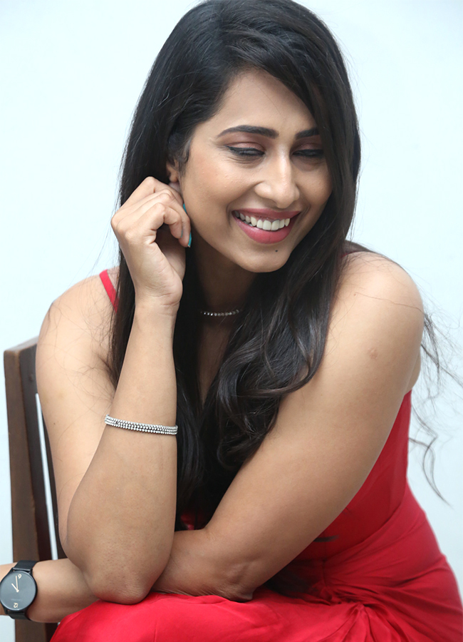 Actress_20Priya_20Hegde_20_E2_80_8BHot_20pics5.jpg 4