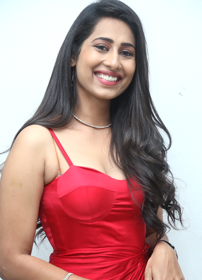 Actress_20Priya_20Hegde_20_E2_80_8BHot_20pics8.jpg 7