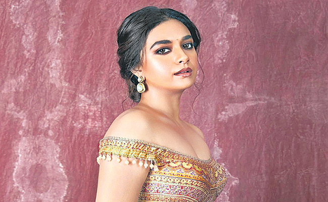 Keerthy-Suresh-Ghagra.jpg