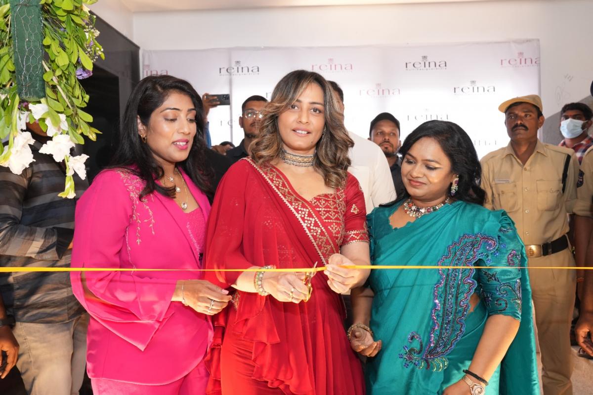 Namrata-Shirodkar-03.jpeg 3