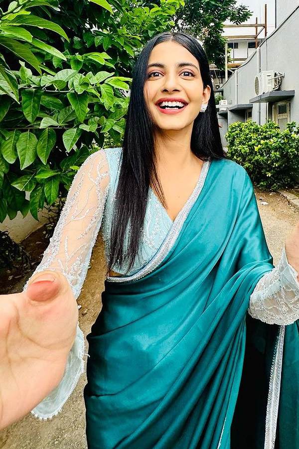 Actress_20Pragati_20Srivastava_20Photo_20Stills_7.jpg 8