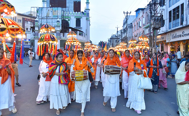 Nagar-Kirtan-02.jpg 2