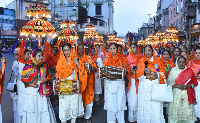 Nagar-Kirtan-04.jpg 4