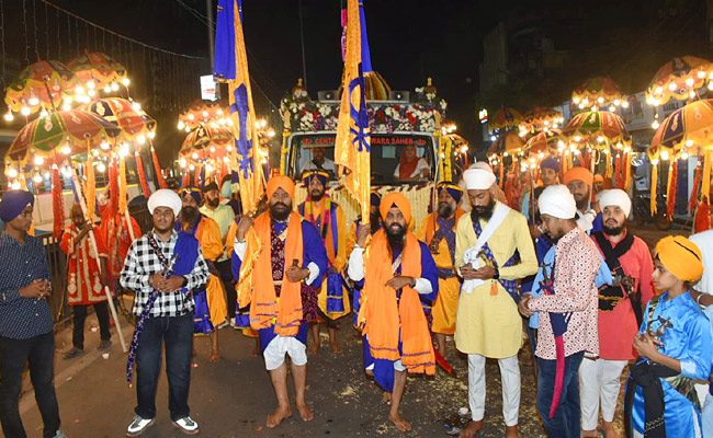 Nagar-Kirtan-07.jpg 7