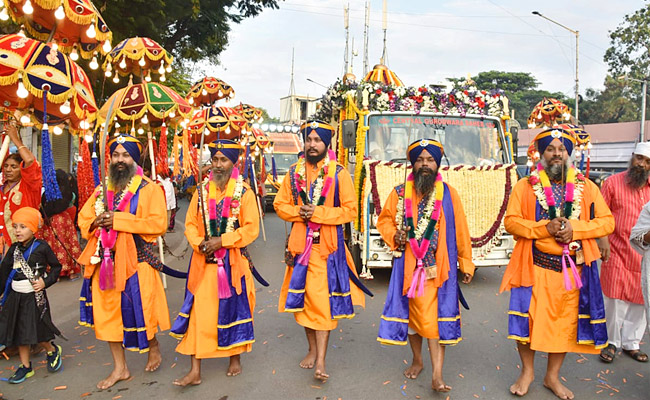 Nagar-Kirtan-09.jpg 9
