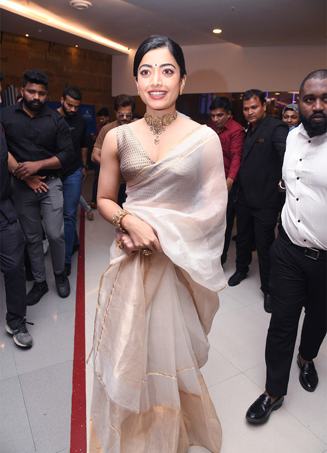 Animal_20Movie_20Pre_20Release_20Event_20-12.jpg 12