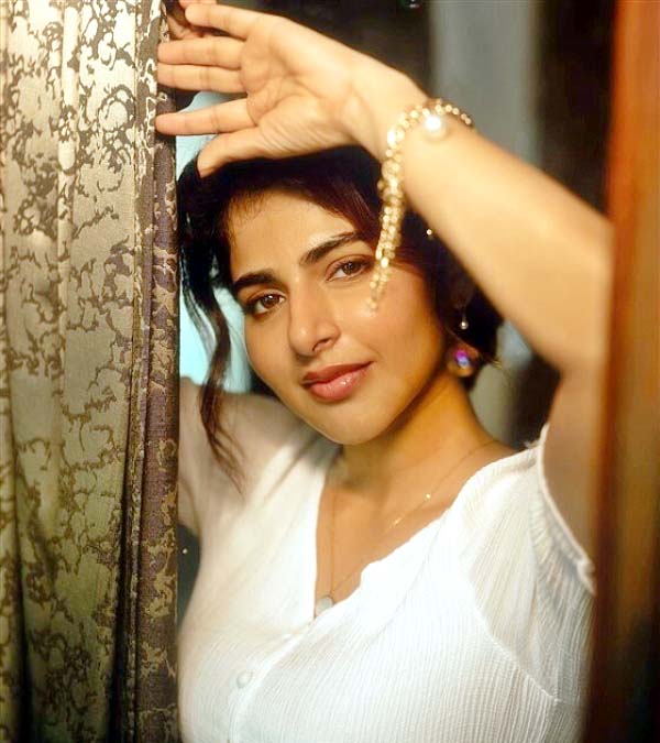 Iswarya-Menon-05.jpg 5