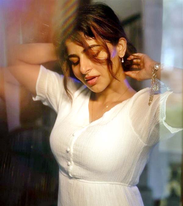 Iswarya-Menon-06.jpg 6