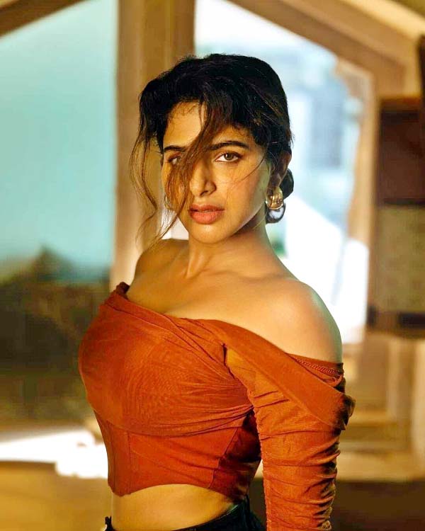 Iswarya-Menon-11.jpg 11