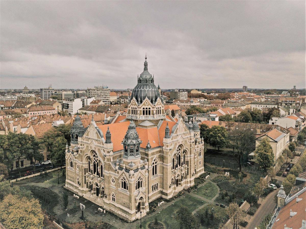 Szeged-Synagogue-Hungary.jpg 10