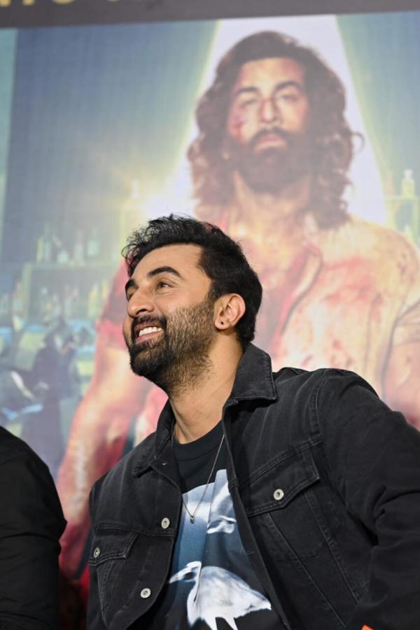 ranbir-reshmika.jpg 8