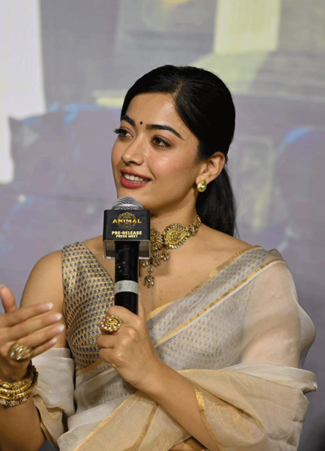 reshmika-in-animal-movie.jpg 4