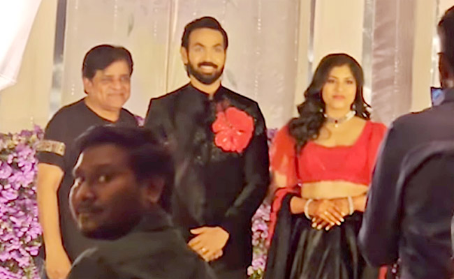 Bigg_20Boss_20Maanas_20Nagulapalli_20And_20Srija_20Marriage_20Reception_20Photos_7.jpg 2
