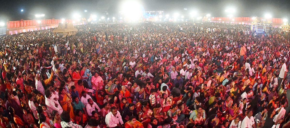 PM_20Narendra_20Modi_20Attends_20Koti_20Deepotsavam_202023_20at_20NTR_20Stadium-9.jpg 7