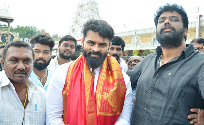 Sai_20Dharam_20Tej_20Visit_20Tirumala_20Photos_2.jpg 1