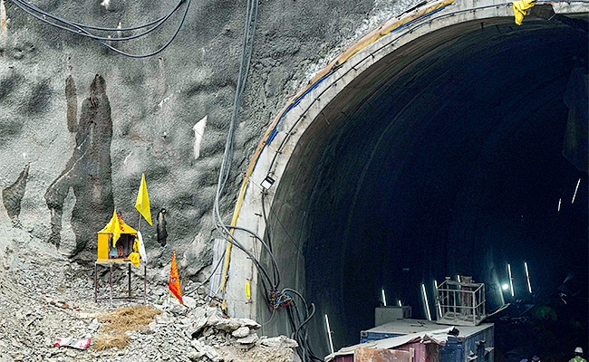 tunnel-between-Silkyara.jpg