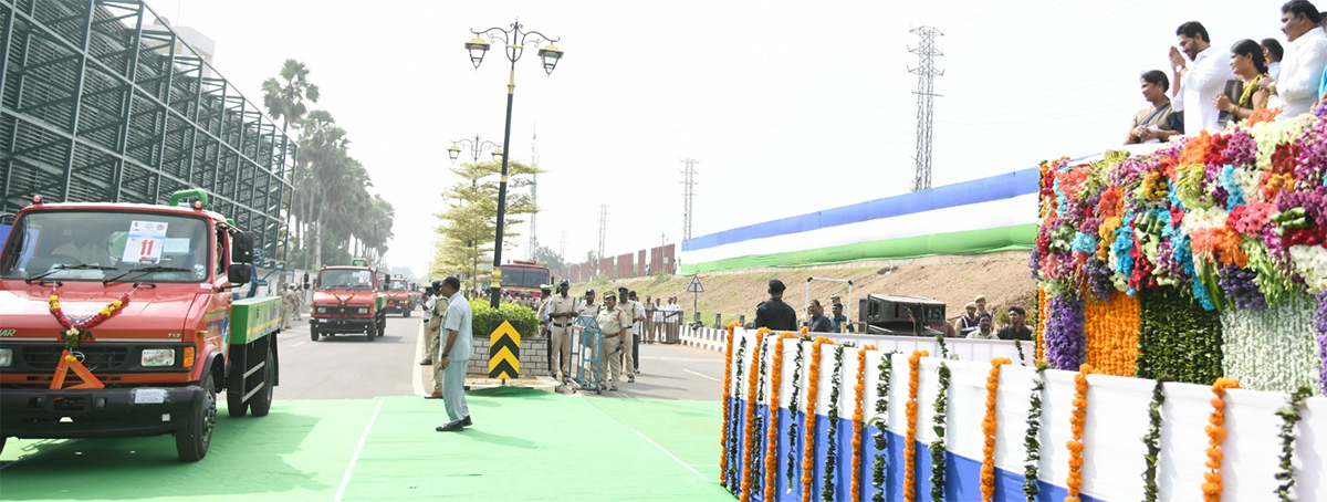 CM_20YS_20Jagan_20started_20cleaning_20Vehicles_20In_20AP-12.jpg 12