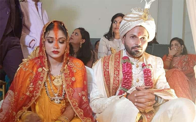 Indian_20Cricketer_20Mukesh_20Kumar_20Wedding_20Pics-3.jpg 3