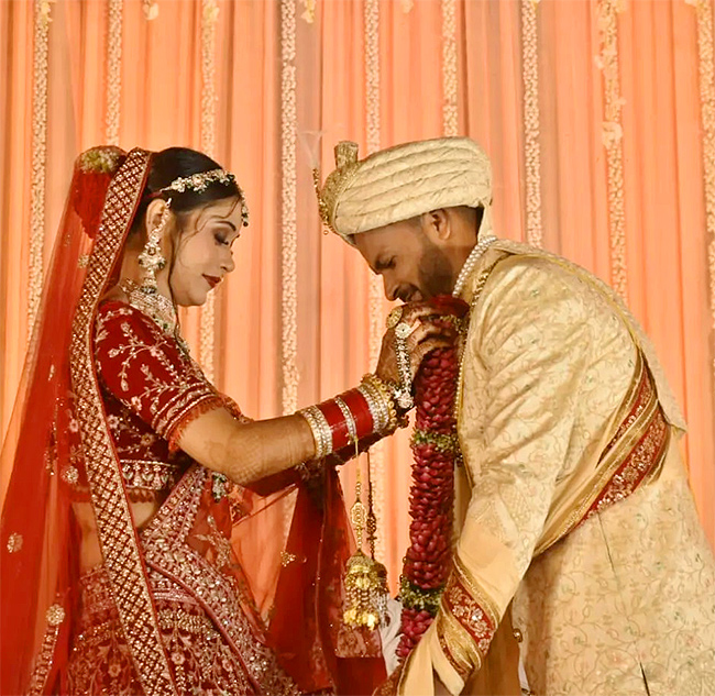 Indian_20Cricketer_20Mukesh_20Kumar_20Wedding_20Pics-9.jpg 8