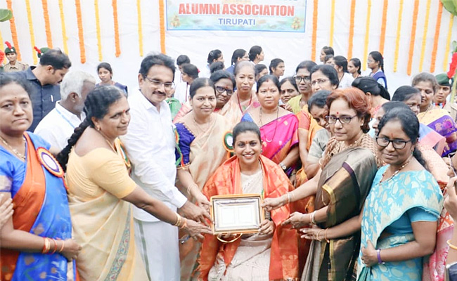 Minister_20Roja_20Visits_20Sri_20Padmavathi_20Women_20Degree_20College_20At_20Tirupati_20Photos_2.jpg 3