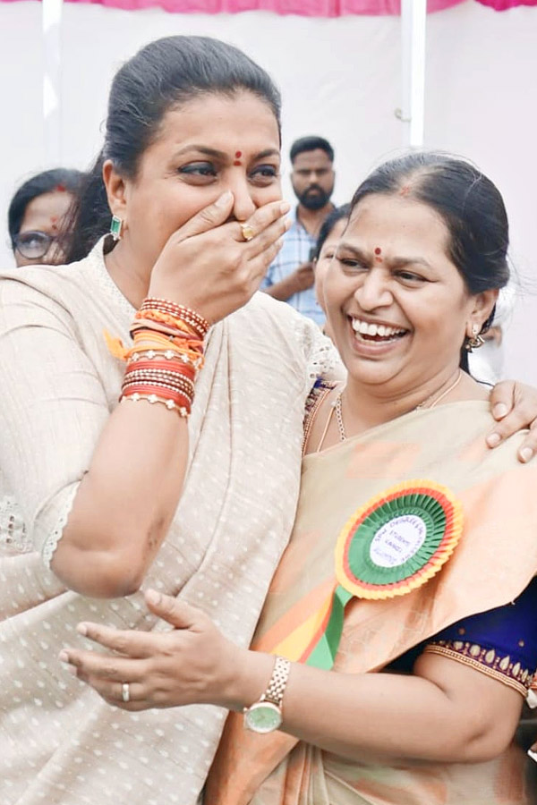 Minister_20Roja_20Visits_20Sri_20Padmavathi_20Women_20Degree_20College_20At_20Tirupati_20Photos_8.jpg 9