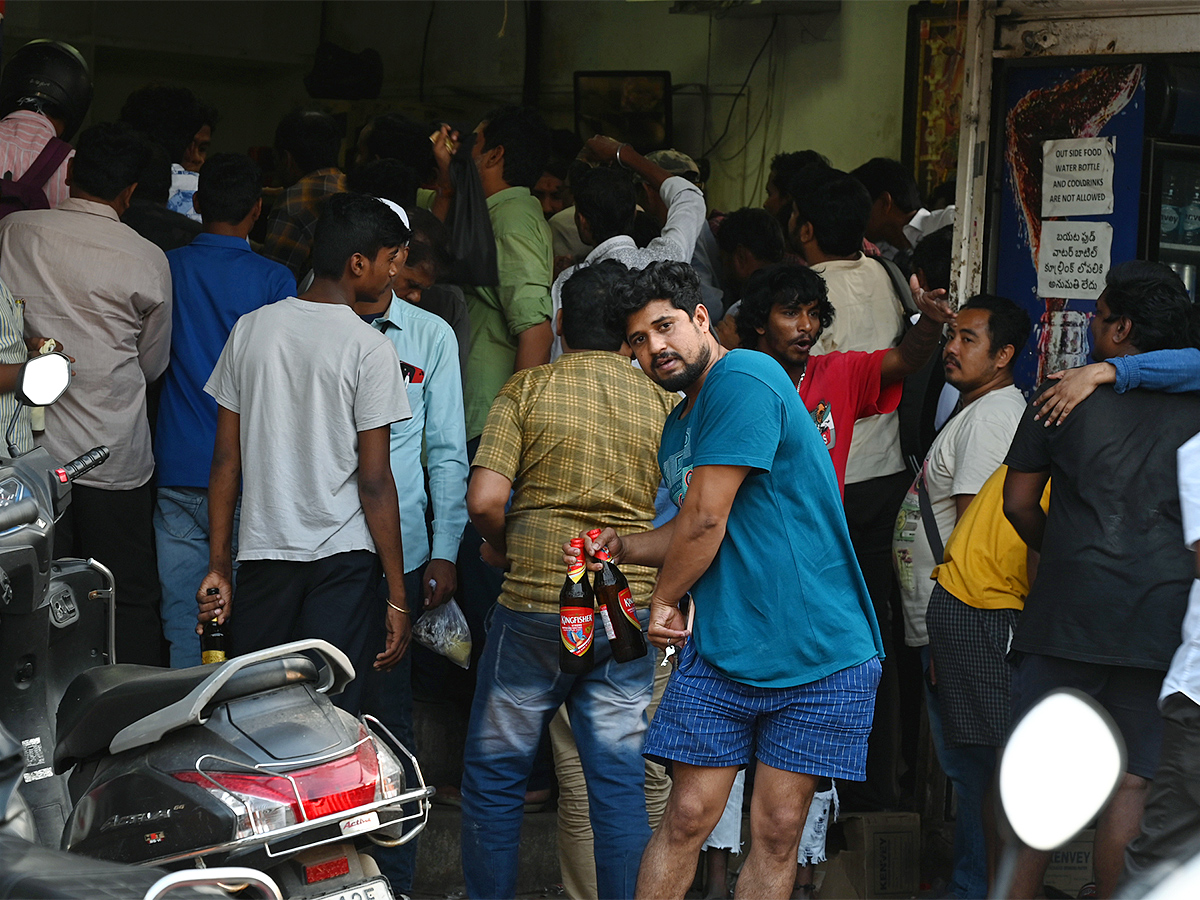wine_20shop_20closed_20at_20Telangana_20Assembly_20Elections-1.jpg 1