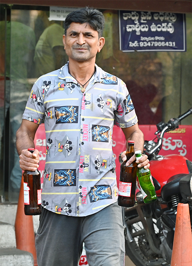 wine_20shop_20closed_20at_20Telangana_20Assembly_20Elections-12.jpg 12