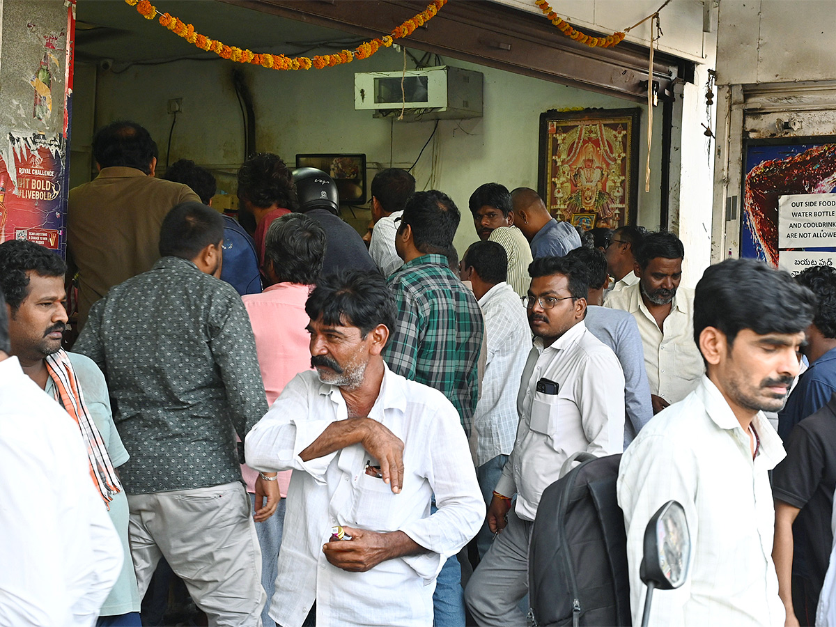 wine_20shop_20closed_20at_20Telangana_20Assembly_20Elections-4.jpg 4