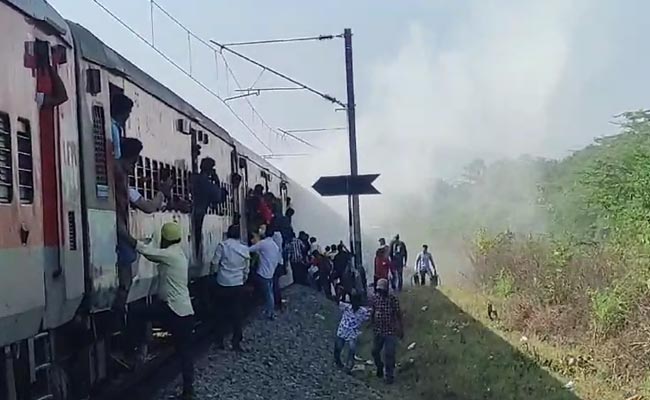Smoke-In-East-Coast-Express.jpg