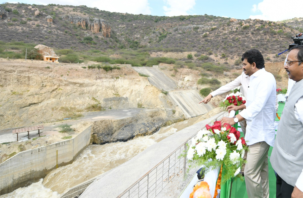 cm_20jagan_20avuku_20second_20tunnel_20inauguration_20program-13.jpg 12