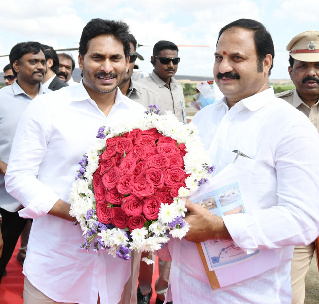 cm_20jagan_20avuku_20second_20tunnel_20inauguration_20program-22.jpg 17